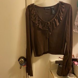 Very nice Long sleeve blouse. Can you tie at the sleeves sleeves are extra long